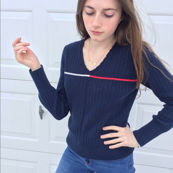 Vintage Tommy Hilfiger Sweater! - Picture 2 of 4